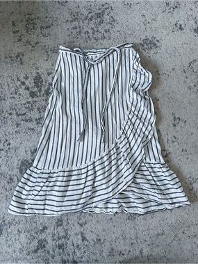 ⭐️3/$30⭐️ (bundle deal) Striped Ruffled Wrap Around Skirt